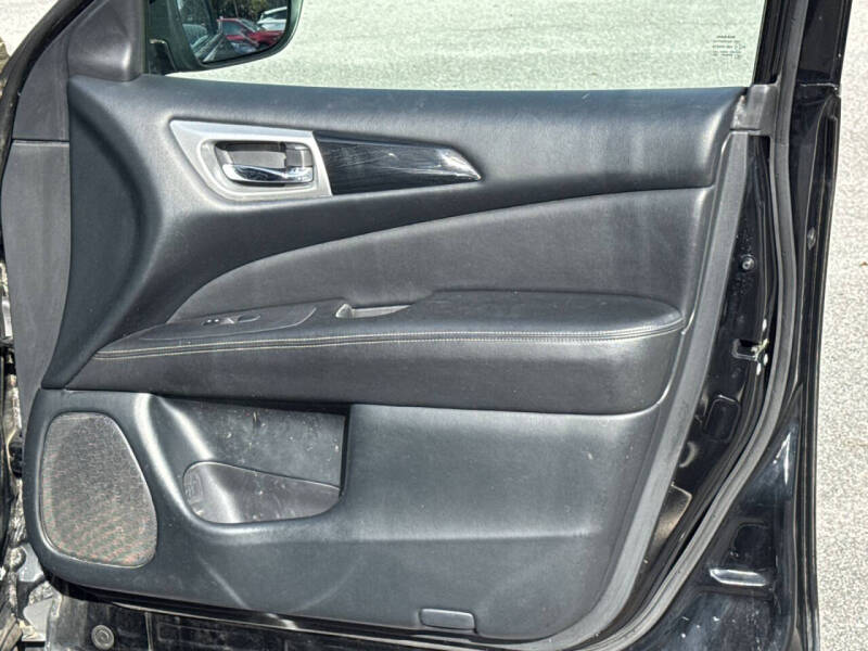 2020 Nissan Pathfinder S