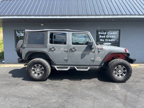 2011 Jeep Wrangler Unlimited for sale at Auto Credit Connection LLC in Uniontown PA