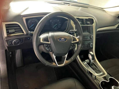 2015 Ford Fusion SE