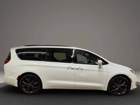 2019 Chrysler Pacifica Touring Plus