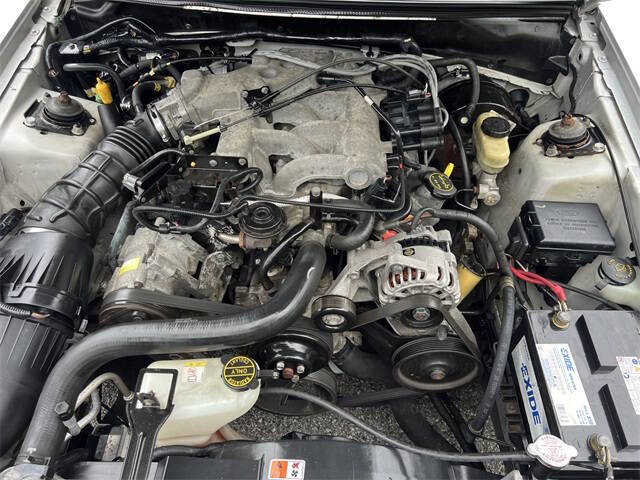 2004 Ford Mustang Deluxe