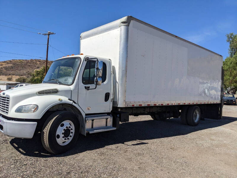 2018 Freightliner M2 106