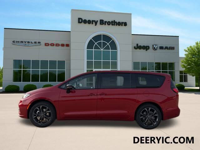 2026 Chrysler Pacifica Select