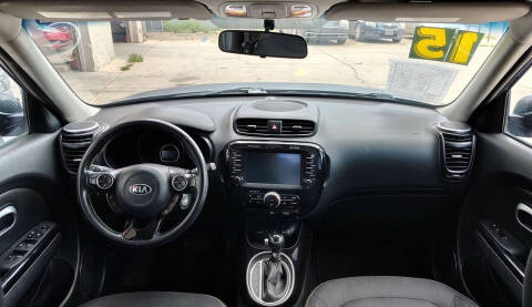 2015 Kia Soul +