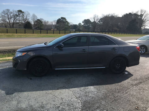2014 Toyota Camry for sale at RICHARDSON WHOLESALE in Fayetteville TN