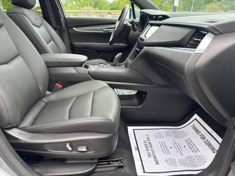 2025 Cadillac XT6 Luxury