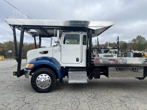 2009 Peterbilt 335