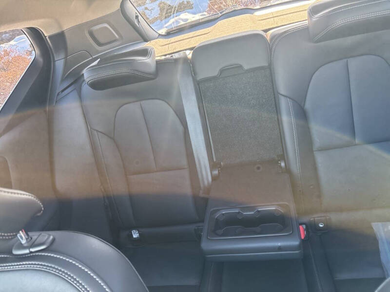 2025 Volvo XC40 B5 Plus Bright Theme