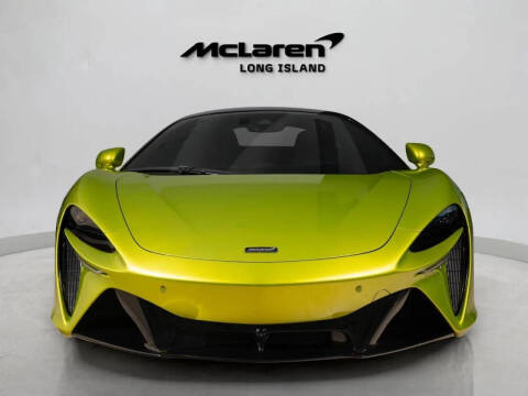 2023 McLaren Artura