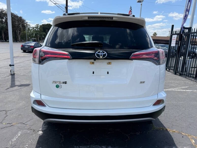 2017 Toyota RAV4 SE