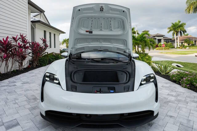 2024 Porsche Taycan