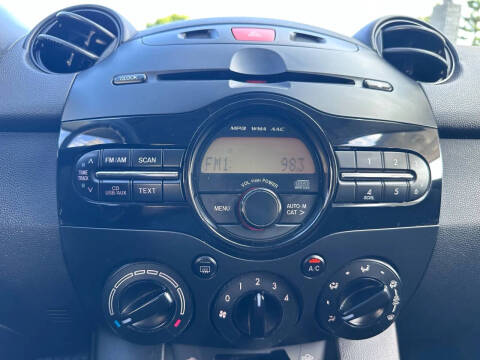 2013 Mazda MAZDA2 Touring