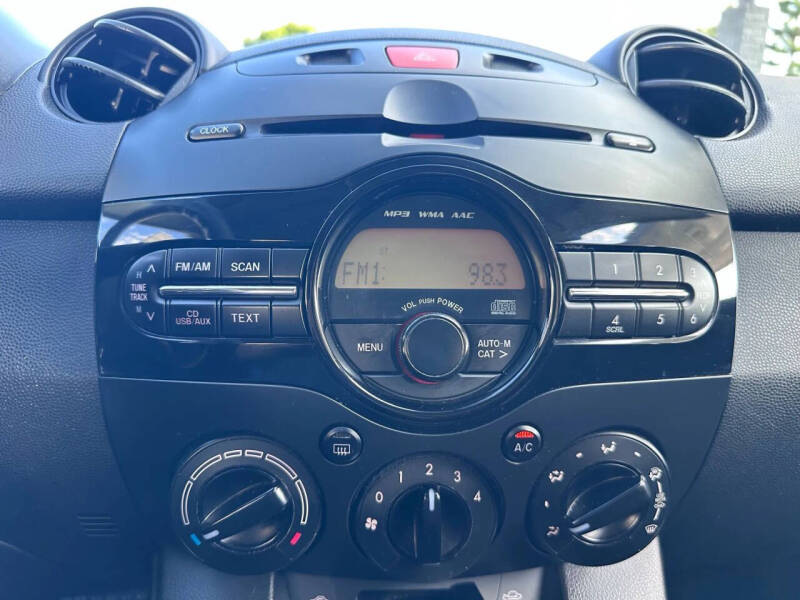 2013 Mazda MAZDA2 Touring