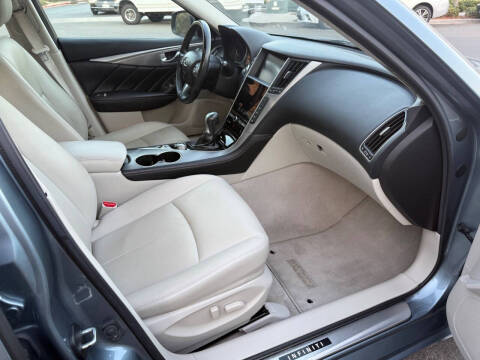 2015 Infiniti Q50 Premium