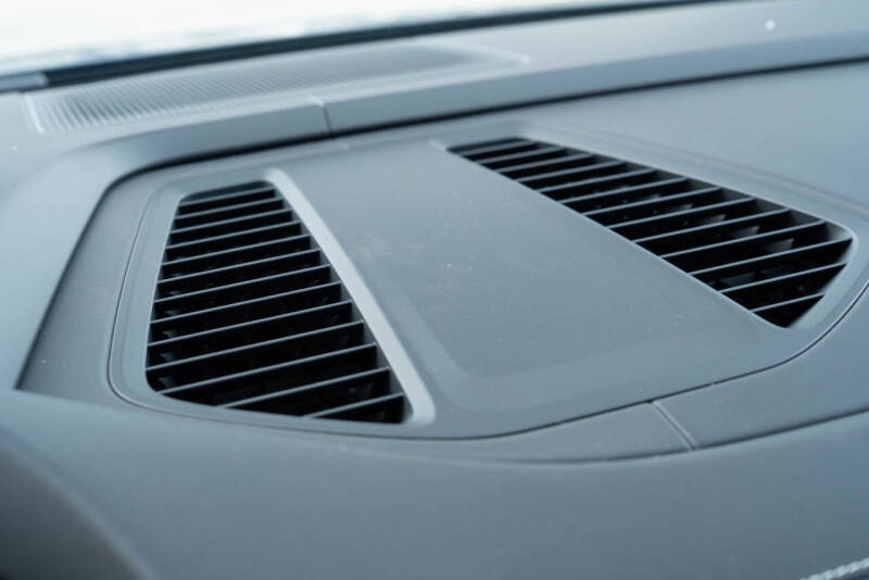 2025 Porsche Macan 4S Electric