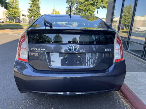 2012 Toyota Prius Two