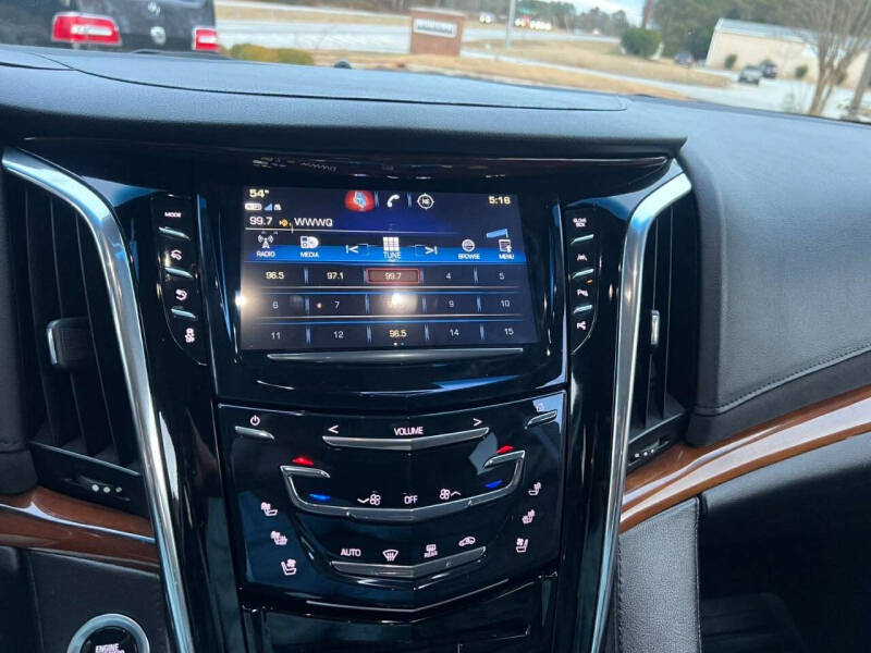 2017 Cadillac Escalade Luxury