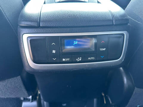 2017 Toyota Highlander SE