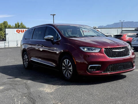 2023 Chrysler Pacifica Plug-In Hybrid Limited