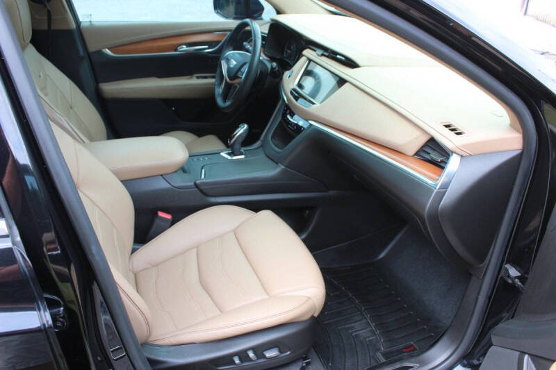 2017 Cadillac XT5 Platinum