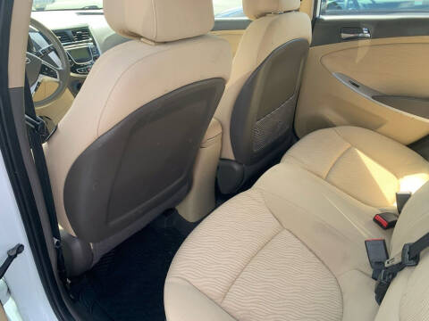 2012 Hyundai Accent GLS