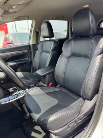 2020 Mitsubishi Outlander SE