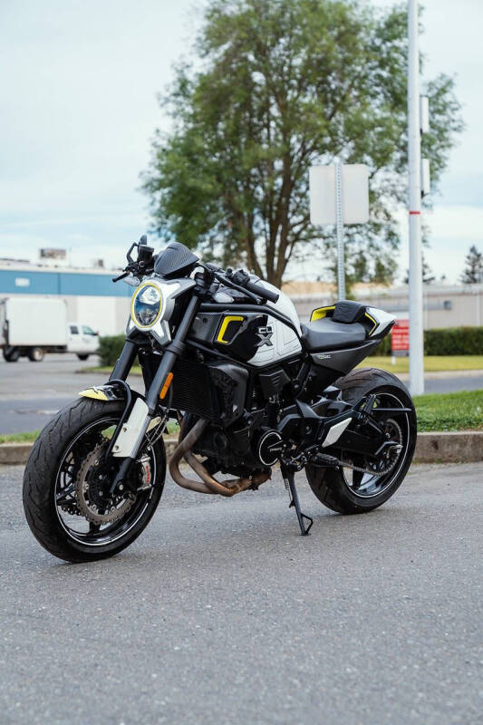 2022 CFMoto 700CL-X Sport