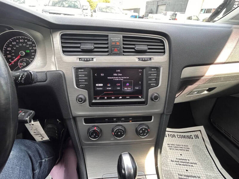 2016 Volkswagen Golf SportWagen