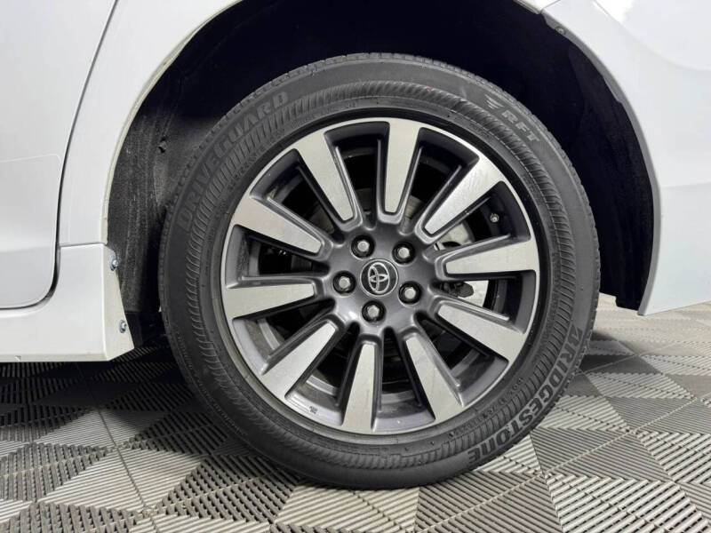2019 Toyota Sienna LE 7-Passenger