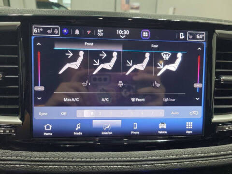 2027 Chrysler Pacifica Select