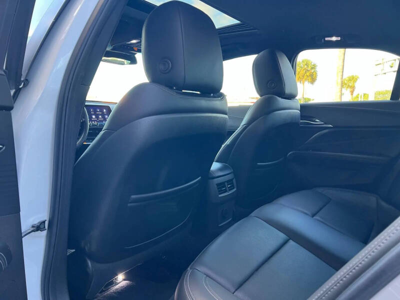 2023 Cadillac CT4 Premium Luxury