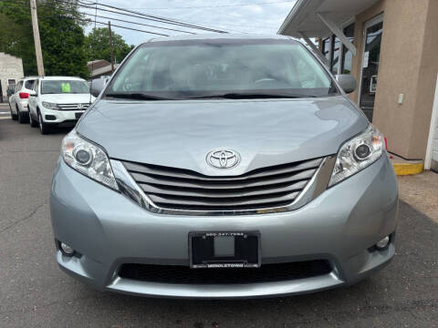 2014 Toyota Sienna XLE 7-Passenger