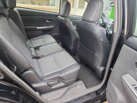 2014 Toyota Prius v Five