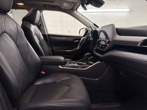 2022 Toyota Highlander Platinum