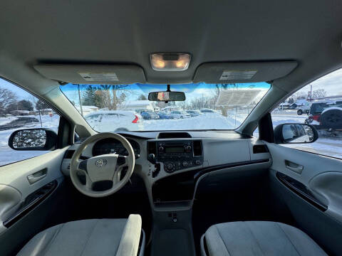 2014 Toyota Sienna L 7-Passenger