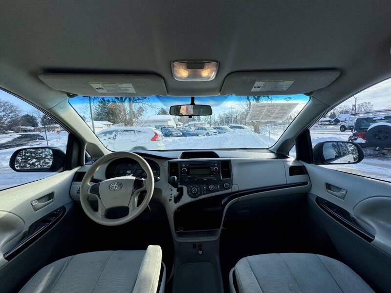2014 Toyota Sienna L 7-Passenger