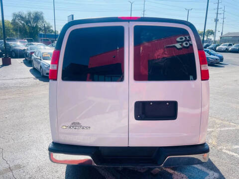 2022 Chevrolet Express 2500