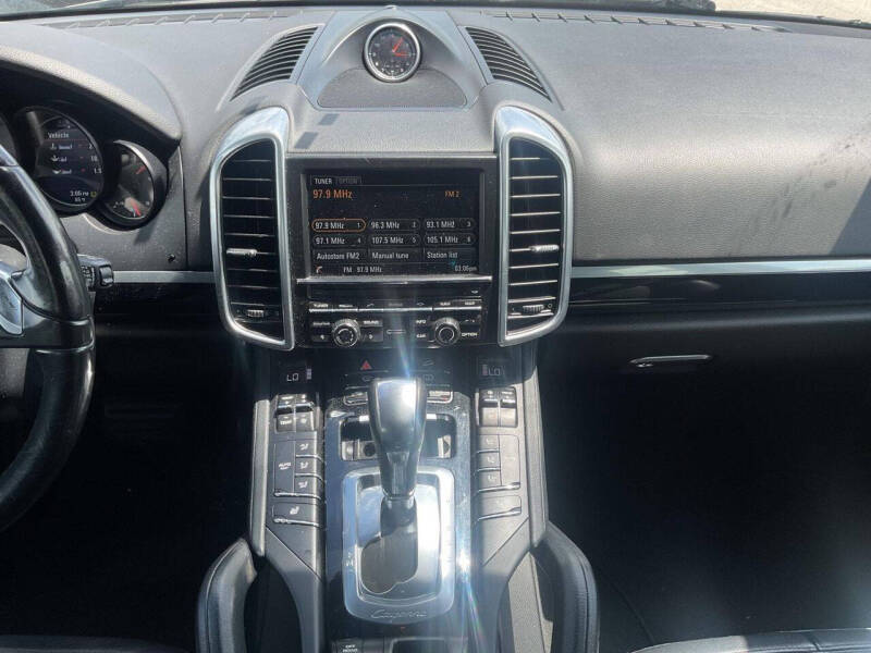 2014 Porsche Cayenne Platinum