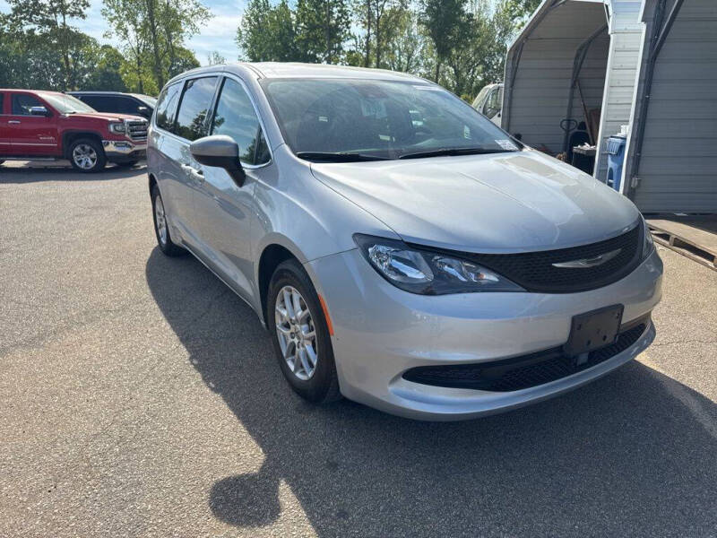 2023 Chrysler Voyager LX
