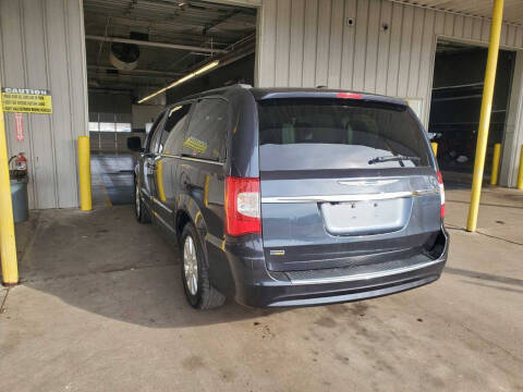 2014 Chrysler Town and Country Touring