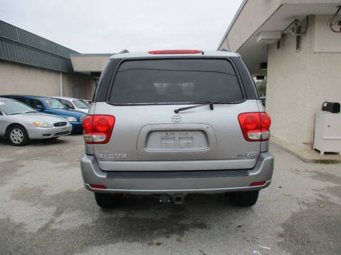 2005 Toyota Sequoia SR5