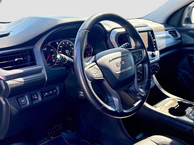 2022 GMC Acadia AT4