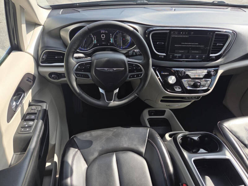 2023 Chrysler Pacifica Touring L