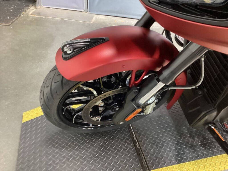 2024 Indian CHALLENGER DARK HORSE WITH POW