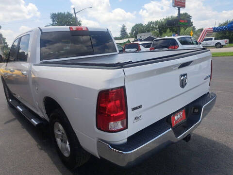 2017 RAM 1500 SLT
