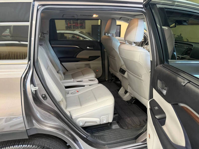 2016 Toyota Highlander Limited Platinum