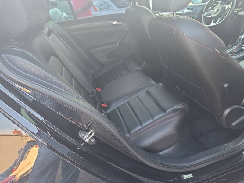 2018 Volkswagen Golf GTI SE