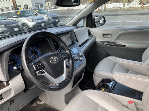 2015 Toyota Sienna XLE Premium 7-Passenger