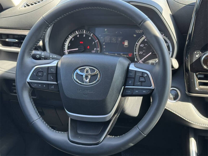 2024 Toyota Highlander XLE