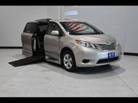 2015 Toyota Sienna LE Mobility 7-Passenger